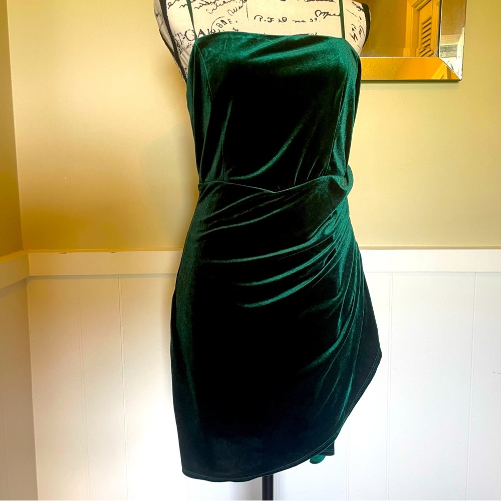 Honey and rosie- Velvet Emerald Green dress, size L, No stains, Lightly worn.